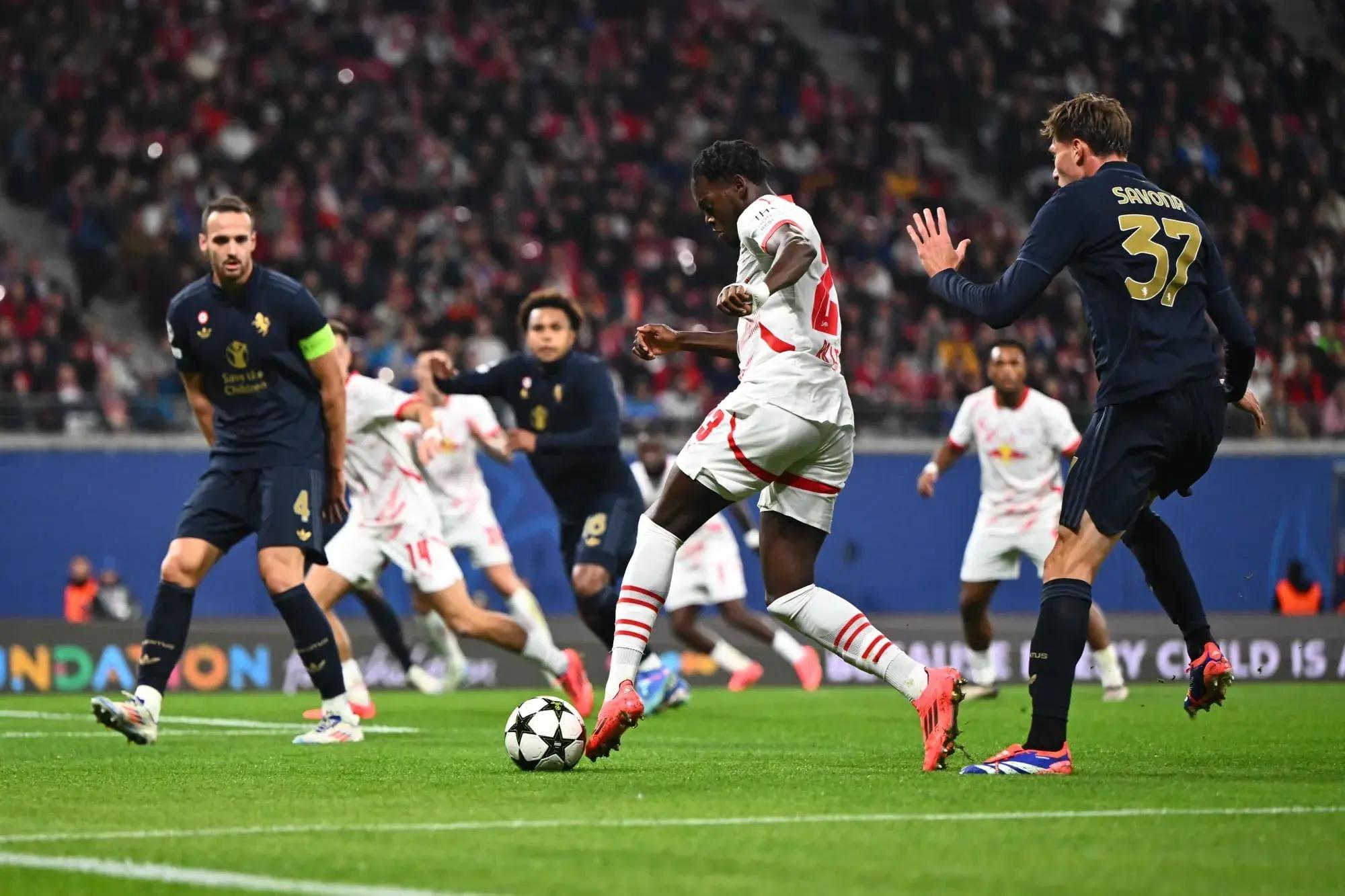 关于弗赖堡惨败无缘胜利，积分榜逐渐滑落的信息