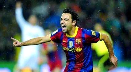 关于足球明星们的辉煌表现引发球迷狂热的信息