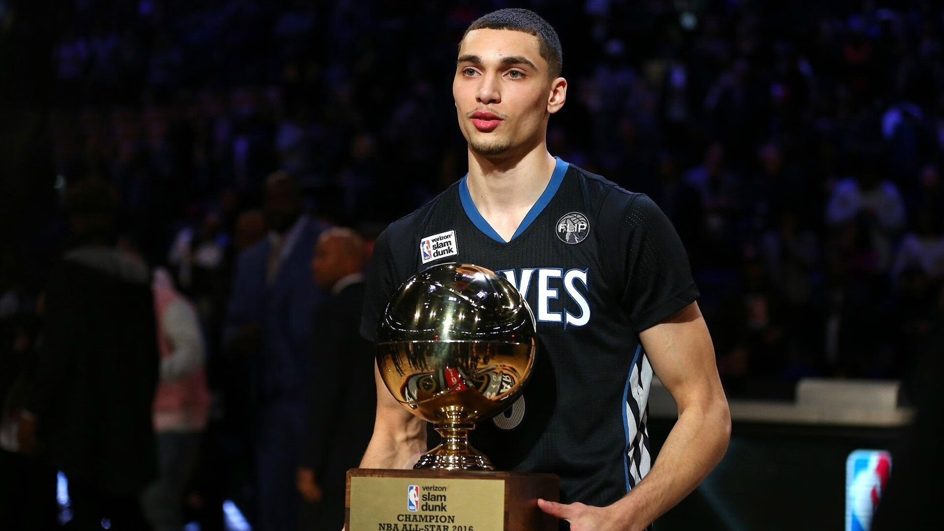 张本智和手感滚烫，带领利雅得新月惊险密尔沃基雄鹿，赛后一句话霸气侧漏